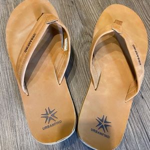 Urbanfind brown leather flip flops
